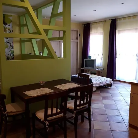 Appartement Rozmaring *